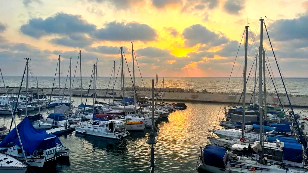 حالة الطقس : أجواء حارة أعلى من معدلها السنوي