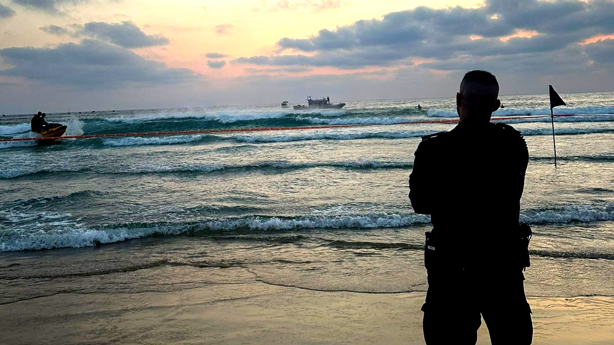 الشرطة: نواصل البحث عن الفتى من حورة المفقود في بحر تل ابيب والعثور على جثة مجهولة الهوية