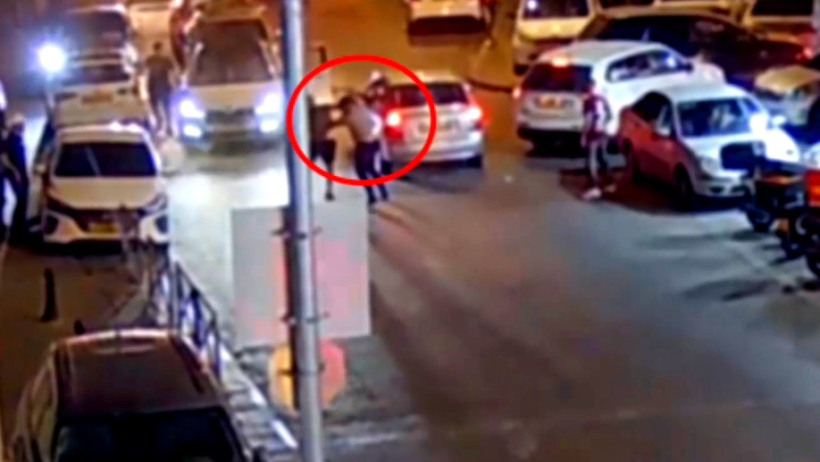 توثيق بالفيديو: تصريح مدع عام ضدّ شاب من حي الطور في القدس بشبهة طعن آخر وإصابته بجروح