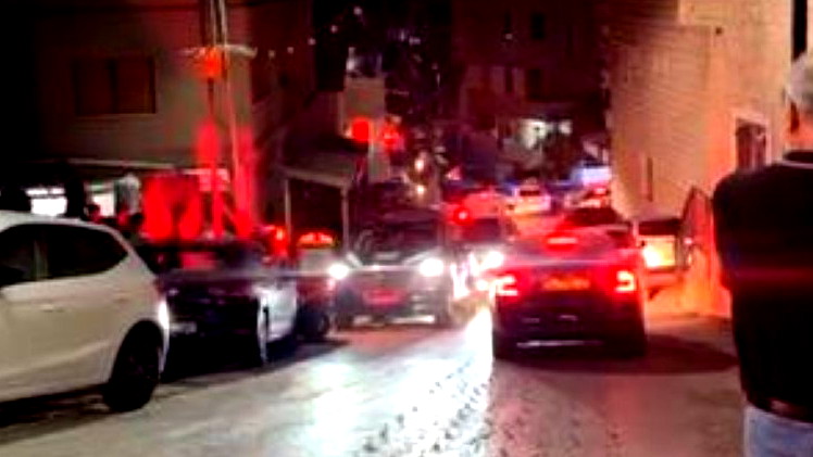 إطلاق نار وإلقاء عبوة ناسفة في عرابة البطوف وحالة من الذعر