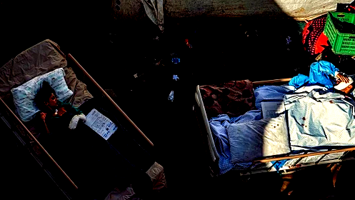 أطباء أميركيون في رسالة إلى بايدن: خائفون من تفاقم الوضع... وعدد الضحايا في غزة من الممكن أن يتجاوزالـ 92 ألفًا