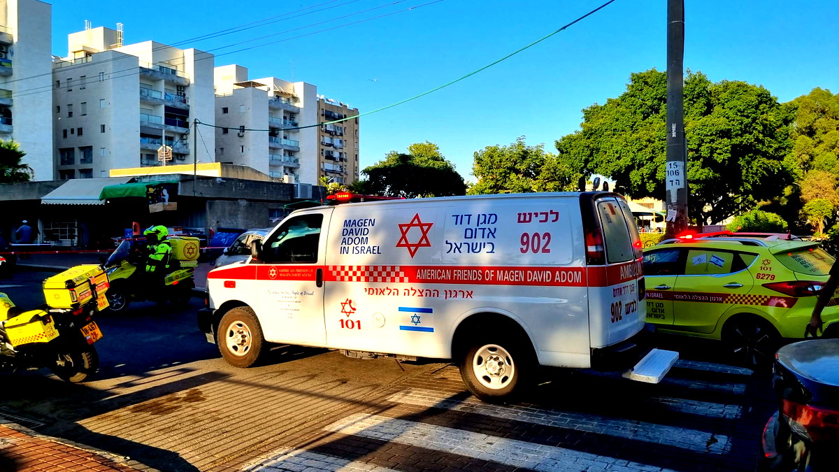 اصابة عامل (50 عامًا) بجراح خطيرة من جرّاء إصابته من رافعة شوكية خلال عمله بمصنع قرب اشدود