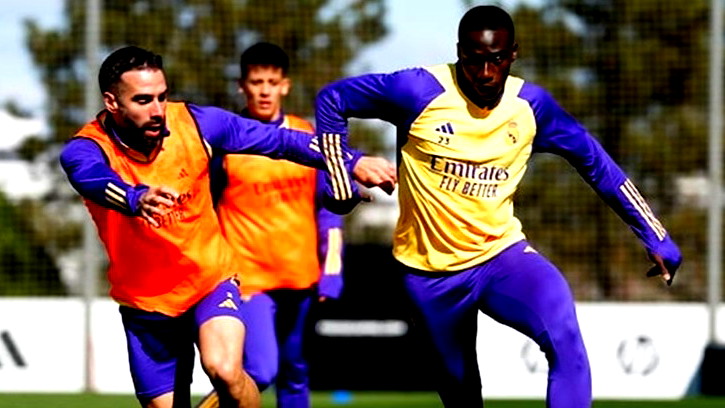 ريال مدريد يضع اللمسات الأخيرة على تجديد عقدي كارفاخال وميندي