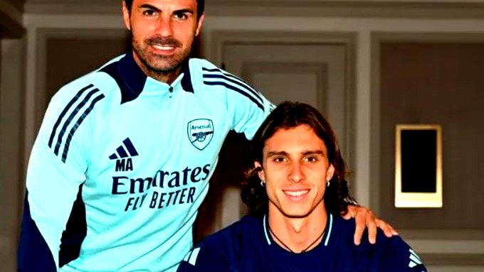 أرسنال يتعاقد رسمياً مع المدافع الإيطالي كالافيوري بعقد طويل