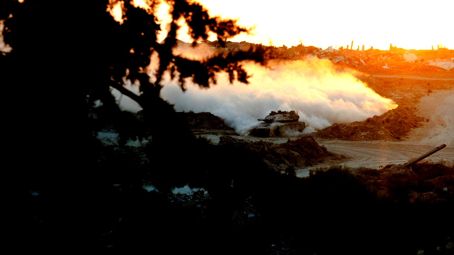 297 يومًا للحرب| ضحيتان وعدد من الجرحى عقب قصف من قبل مسيّرة إسرائيلية استهدف مركبة جنوبيّ لبنان ومعارك ضارية في القطاع