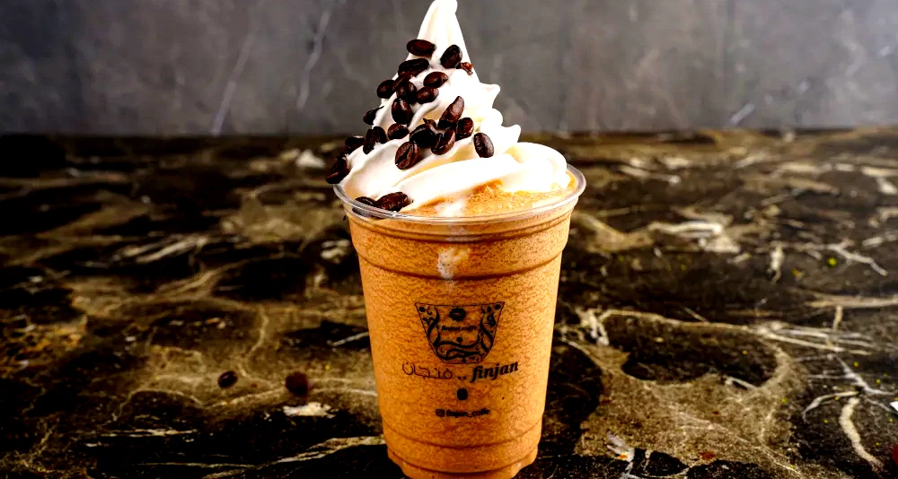 للحصول على قهوة صيفية مثالية: خطوات بسيطة لتحضير الآيس كافيه في المنزل 