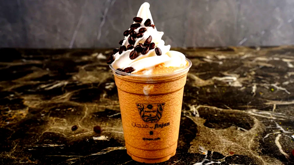 للحصول على قهوة صيفية مثالية: خطوات بسيطة لتحضير الآيس كافيه في المنزل