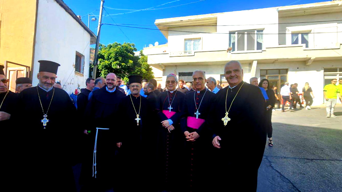 وفد من رجال الدين المسيحيين وشخصيات مسيحية مجتمعية يتجهون إلى مجدل شمس لتقديم واجب العزاء