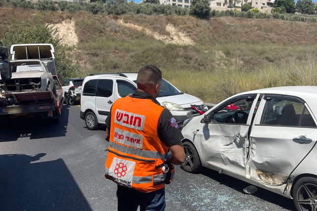 إصابة شاب (25 عامًا) بجروح متوسطة إثر حادث طرق وقع على شارع 754