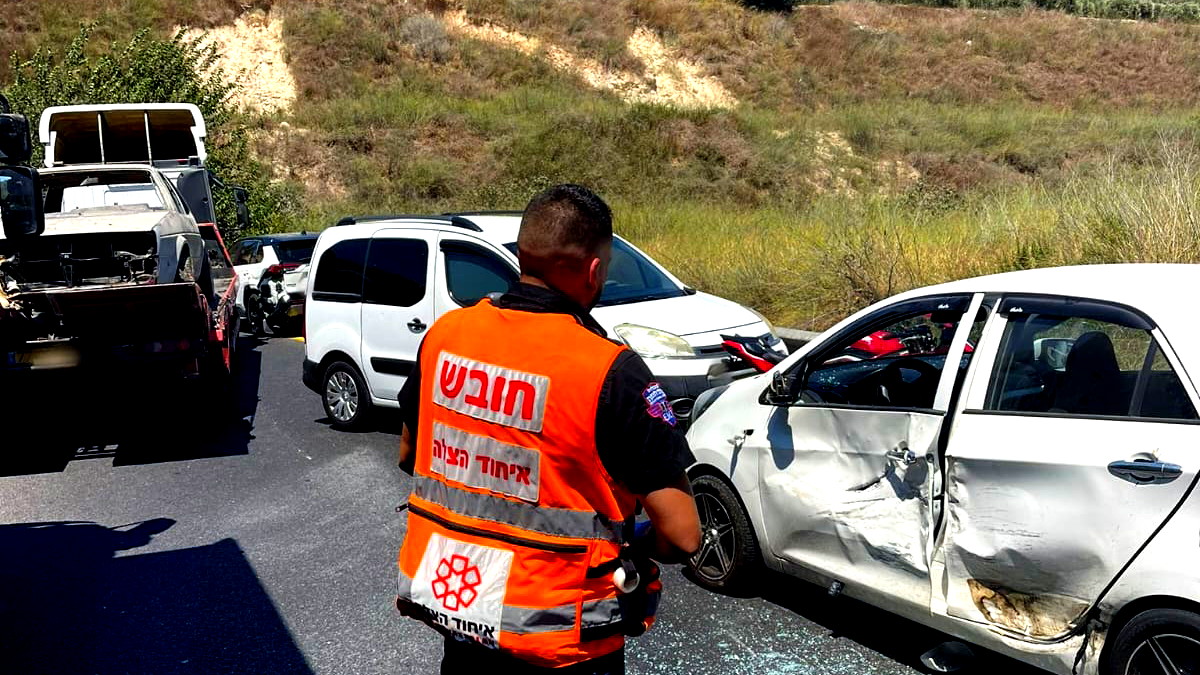 إصابة شاب (25 عامًا) بجروح متوسطة إثر حادث طرق وقع على شارع 754