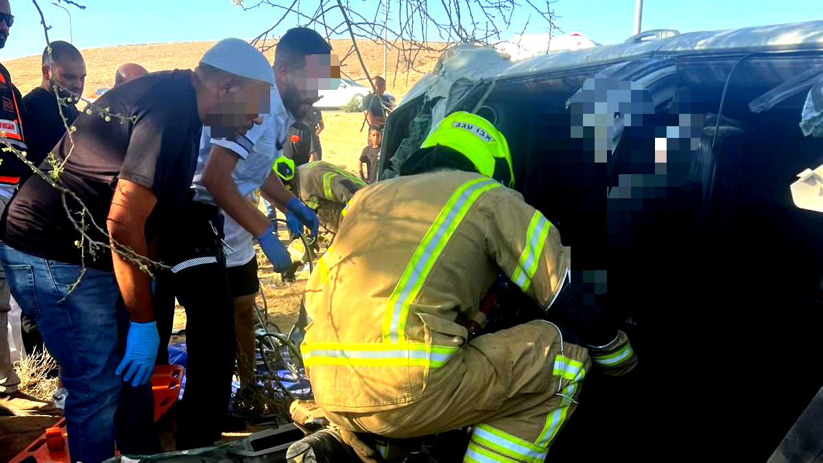 عرعرة النقب: تخليص عالق جراء حادث طرق- حالته خطيرة