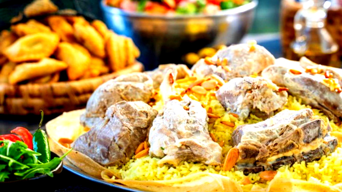 المنسف طبق عربي تقليدي شهير... كيف نحضره خطوة بخطوة؟