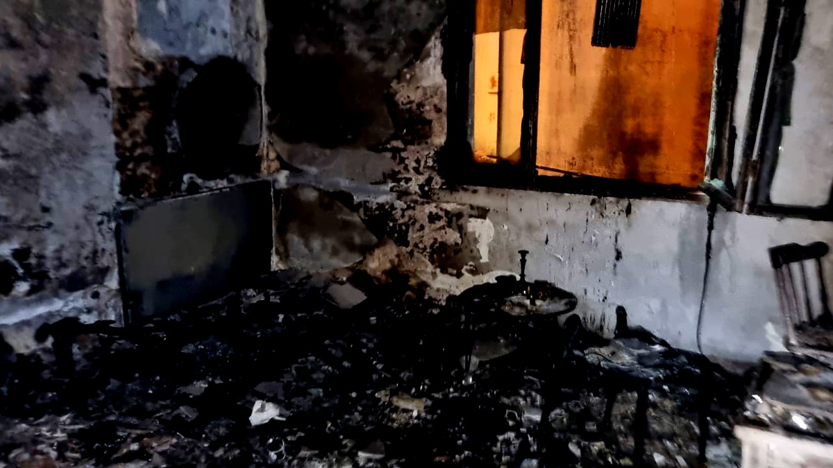 حيفا: تخليص عالقة عقب اندلاع حريق داخل شقة سكنية بالمدينة فجر اليوم... أضرار جسيمة في المكان