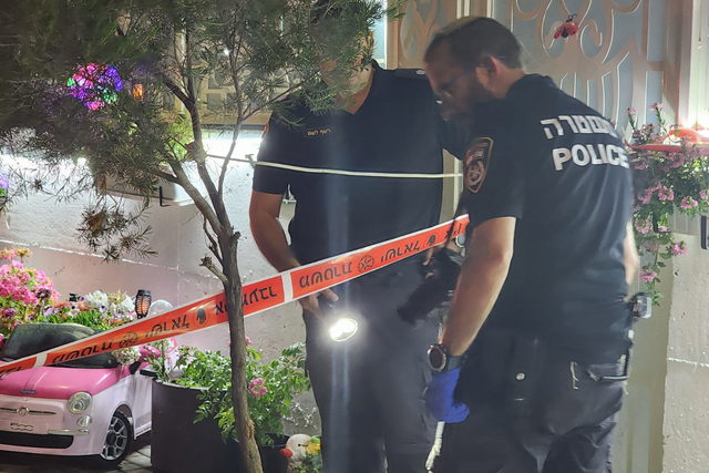 اتهام شاب من الطيرة بقتل قريبه طعنا حتى الموت بعد خلاف على تنظيف الرصيف