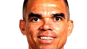 بعمر 41 عاماً.. بيبي أسطورة البرتغال وريال مدريد يعتزل لعب كرة القدم