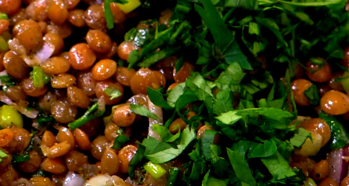 سلطة العدس الصحية: خيارك الأمثل لتناول غذاء متوازن 