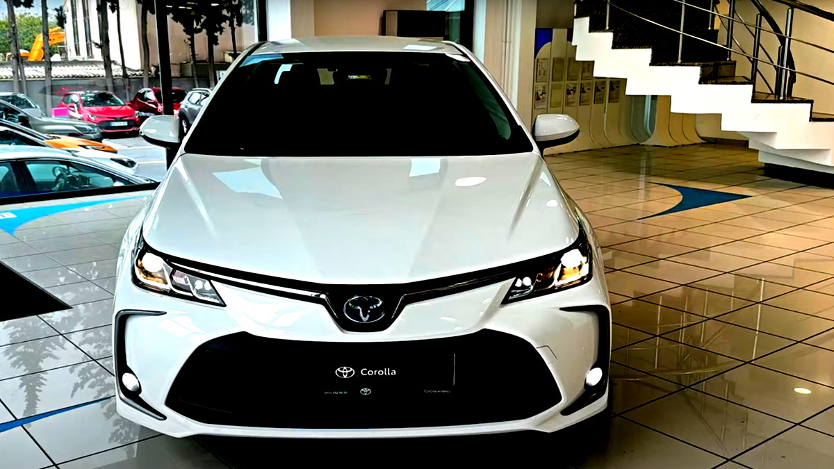 سيارة تويوتا كورولا ملكة المبيعات التي لا تتنازل عن عرشها.. اكتشف أسباب النجاح