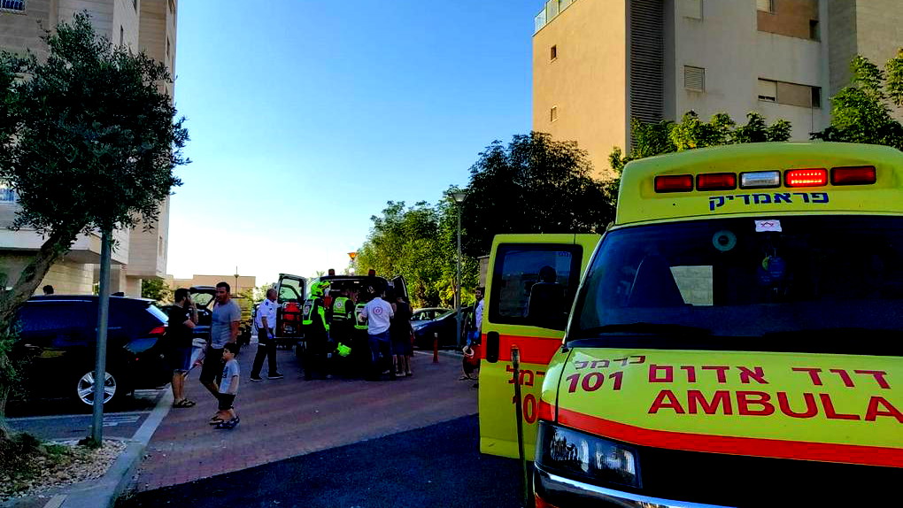 تل ابيب: إصابة رجل في الأربعينيات من عمره  أثناء عمله بجروح متوسطة 