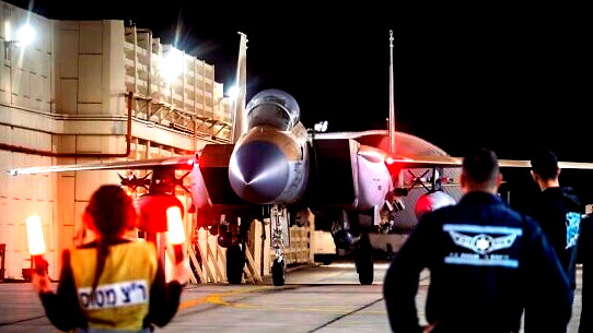 أكسيوس: أجهزة المخابرات الإسرائيلية ترجح هجوما إيرانيا خلال أيام قليلة