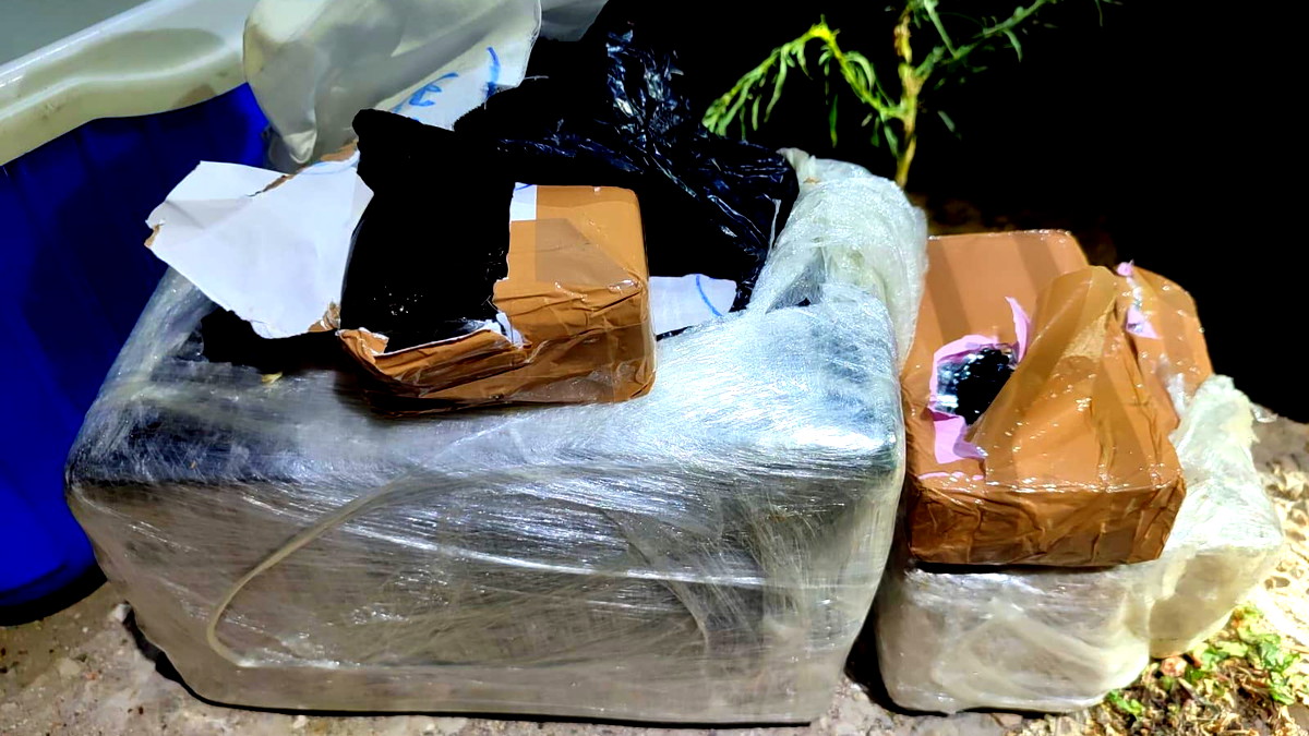 كفركنا: العثور على مخدرات خطيرة داخل ثلاجة متنقلة واعتقال اب وابنه