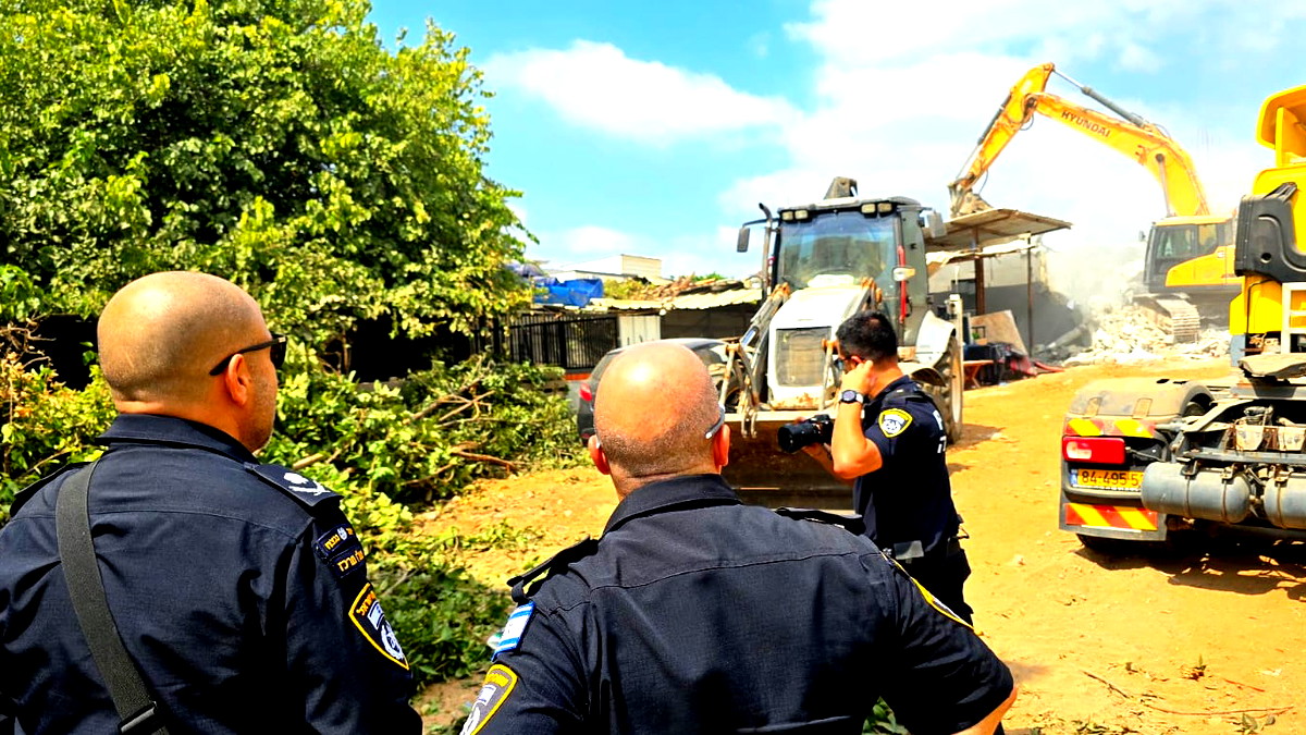 اللد: قائمة النداء العربي تعلق الائتلاف البلدي حتى إشعار آخر بسبب عمليات الهدم