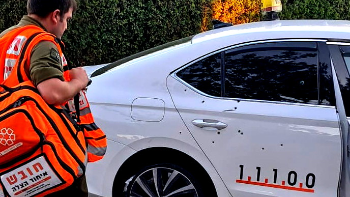 اصابة شاب من اللد بجراح متوسطة اثر تعرضه لاطلاق نار قرب مفرق بن شيمن