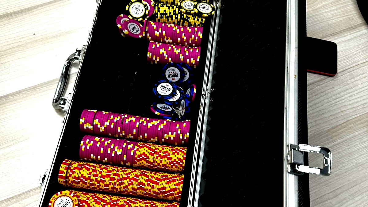 اعتقال رجل في الستينيات من عمره من سكان الطيرة بشبهة تشغيل محل قمار في حيفا