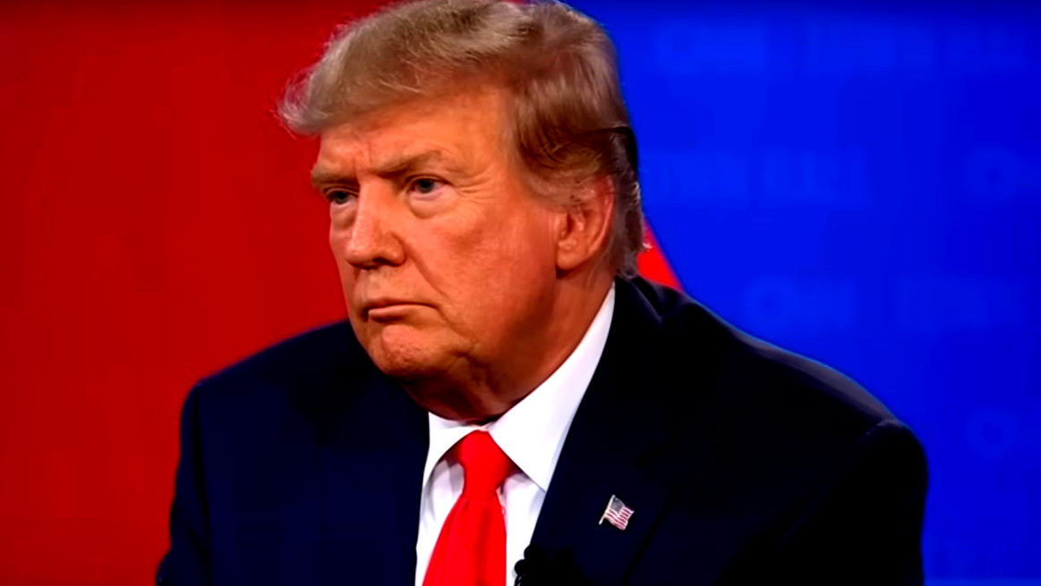 ترامب: أنا أجمل بكثير من كامالا هاريس "مجلة تايم لا تنشر صورة لها بل تستعين برسام مذهل يرسمها"