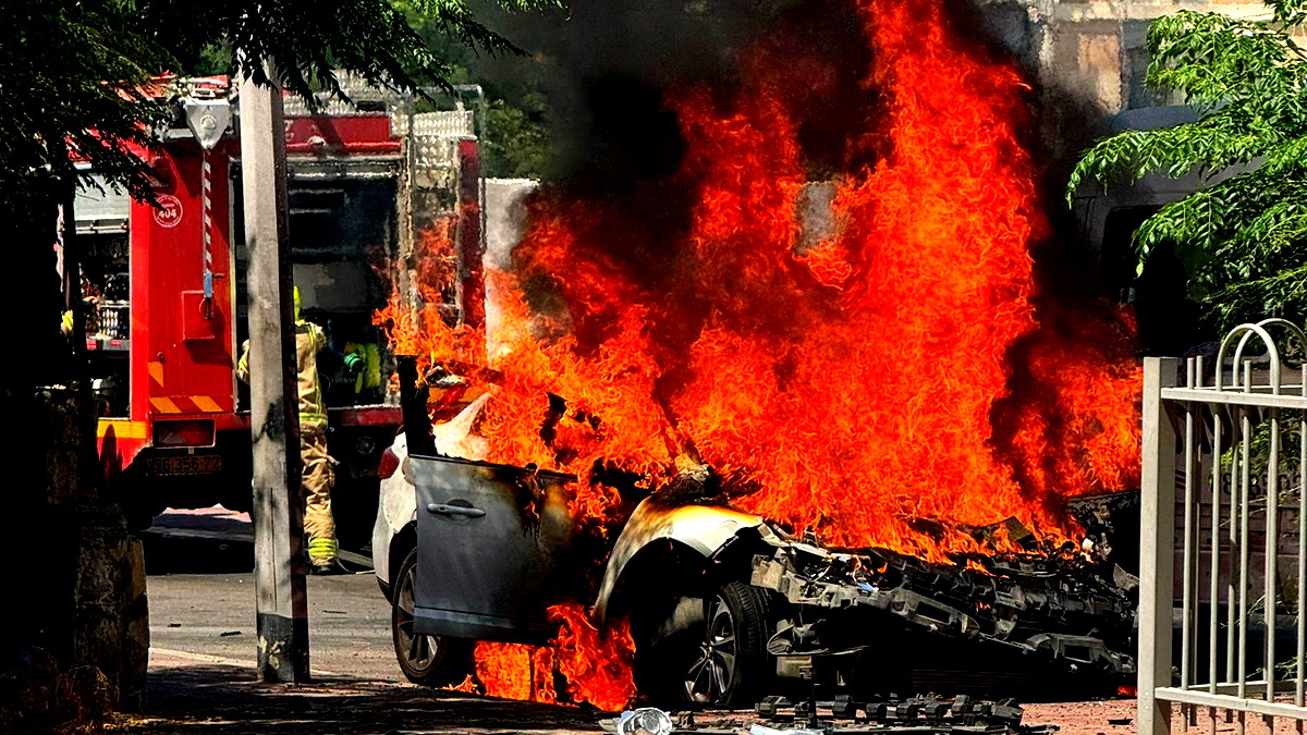 اصابة شخصين بجراح طفيفة اثر انفجار مركبة في اشكلون