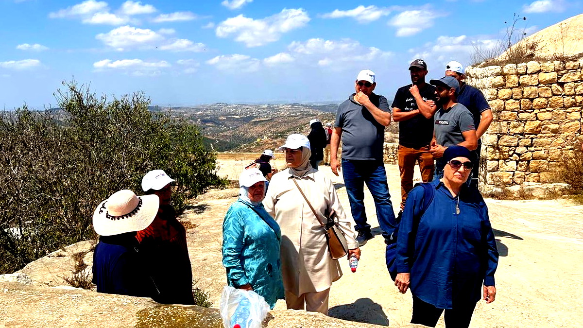 *"حرية" تنطلق في جولات إسناد وتعزيز صمود بلدات الضفة الغربية- مشاركة العشرات في جولة إلى فرخة وبروقين*