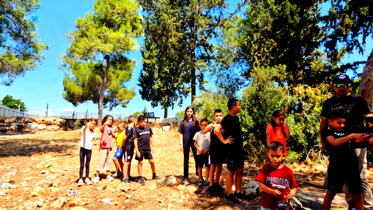 أم الفحم: بمشاركة 170 طالبًا وطالبة... المركز الجماهيري يختتم بنجاح المخيم الصيفي لشهر آب (8)