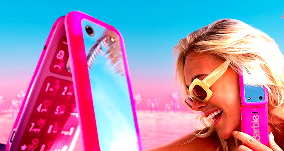 إطلاق "هاتف باربي".. جهاز مبتكر للتخلص من إدمان مواقع التواصل الاجتماعي 