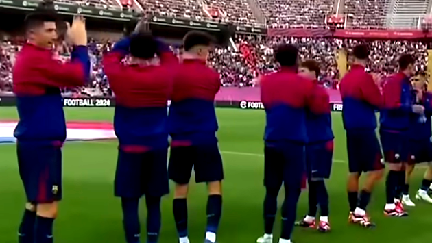 إصابة صعبة لأحد لاعبي برشلونة أثناء مواجهة رايو فاليكانو تجبره على ترك المباراة قبل دقائق من الانتهاء