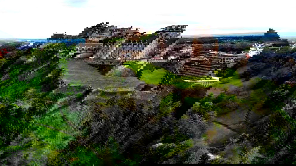 من أهم مدن المملكة المتحدّة- إدنبرة جوهرة اسكتلندا السّياحية وأيقونة الثّقافة العالمية