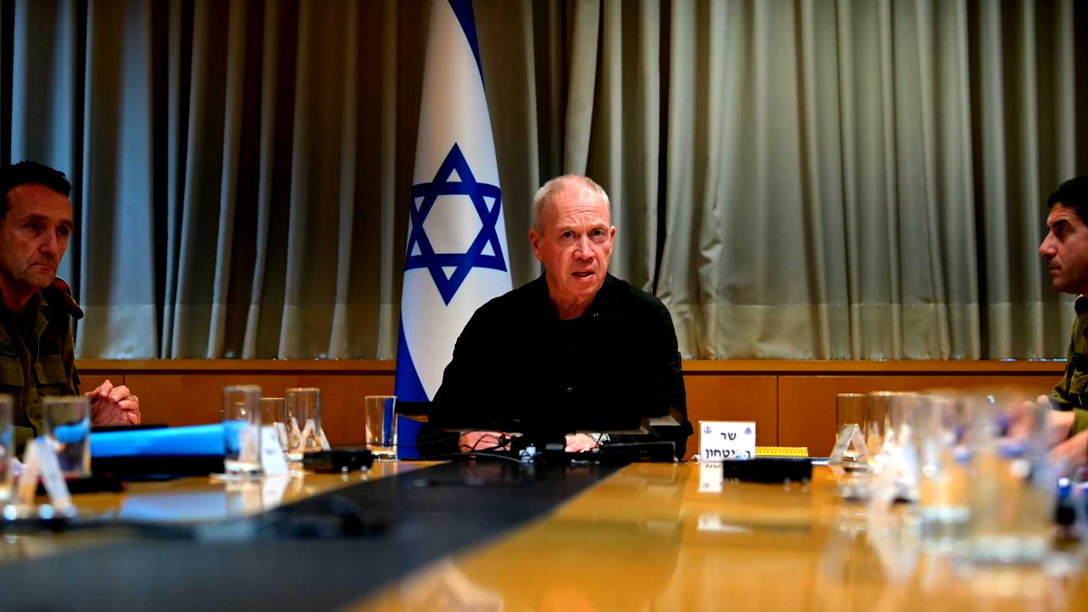 غالانت يناقش مع رئيس الأركان توسيع أهداف الحرب لتشمل أمن سكان شمال إسرائيل ومكتب نتنياهو يعلق