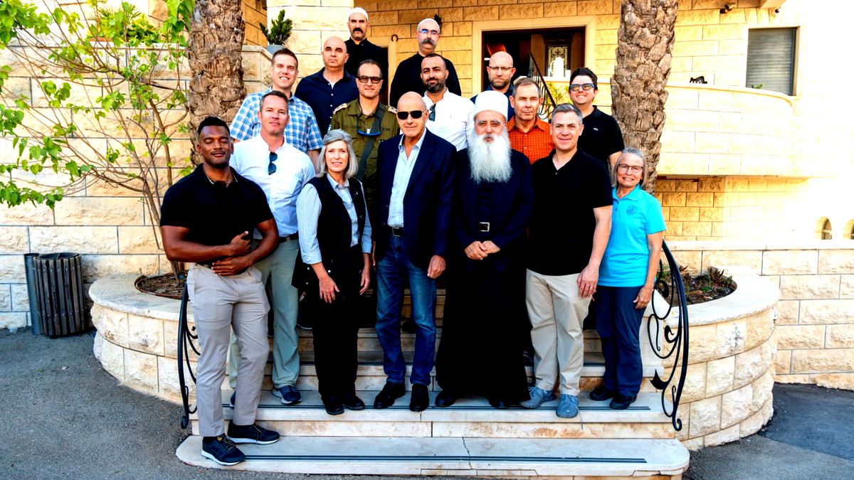 الشيخ موفق طريف يستقبل وفدًا من الكونغرس الأمريكي في جولس لبحث تأثير الحرب وتطلعات السلام