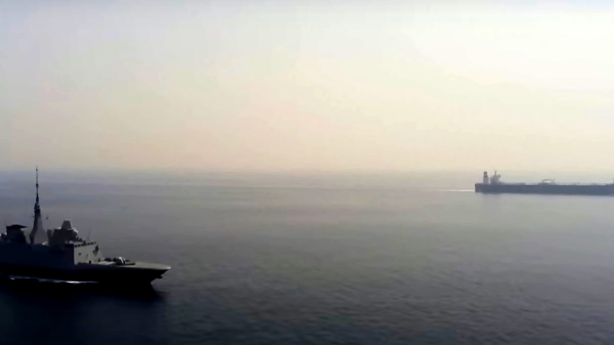 لديه "مهمة كبيرة".. قائد عسكري إيراني يشير إلى هدف تواجد أسطوله البحري بالبحر الأحمر وخليج عدن