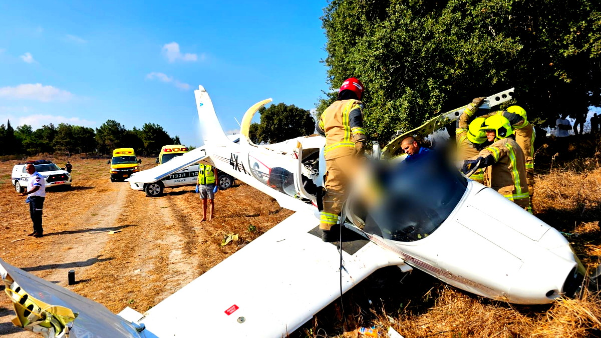 إقرار وفاة رجل (60 عامًا) وإصابة أخر ( 50 عامًا) بجراح متوسطة إثر تحطم طائرة خفيفة في منطقة مفتوحة قرب وادي عارة