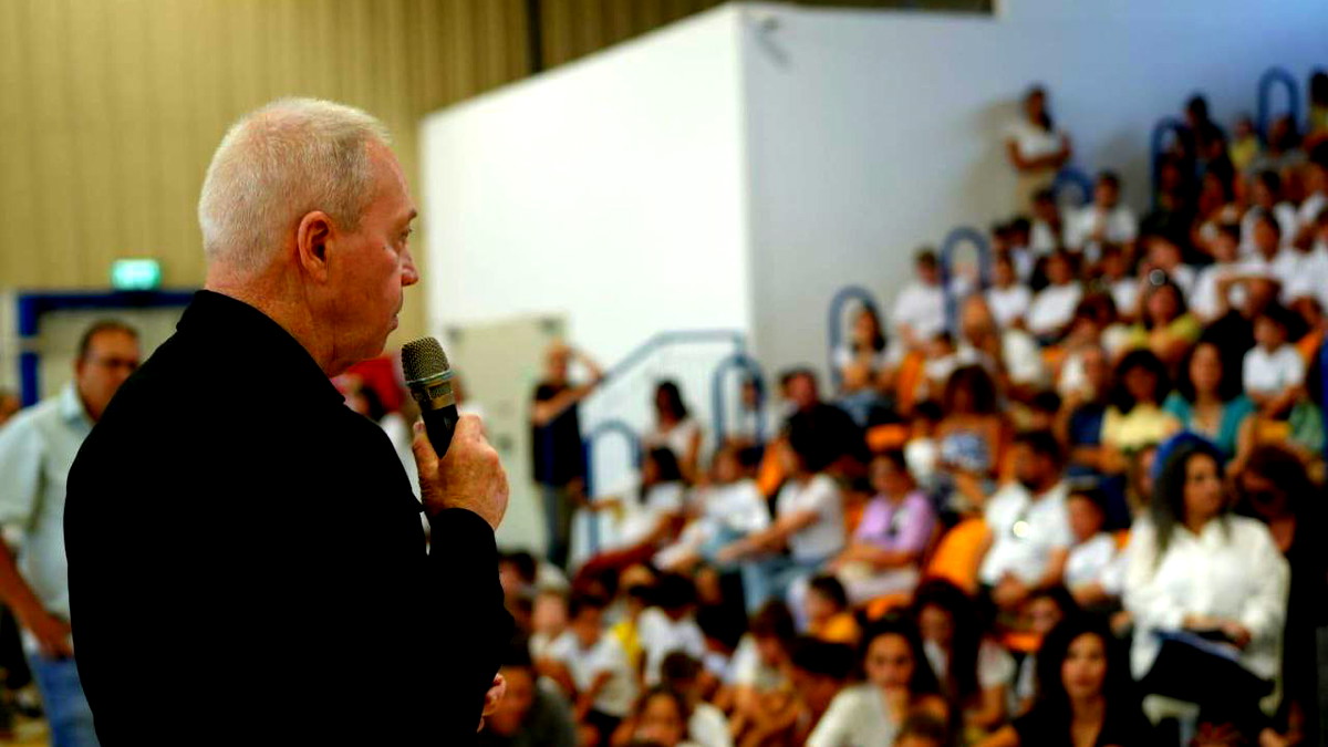 غالانت يزور مدرسة ابتدائية في مجدل شمس بمناسبة افتتاح السنة الدراسية