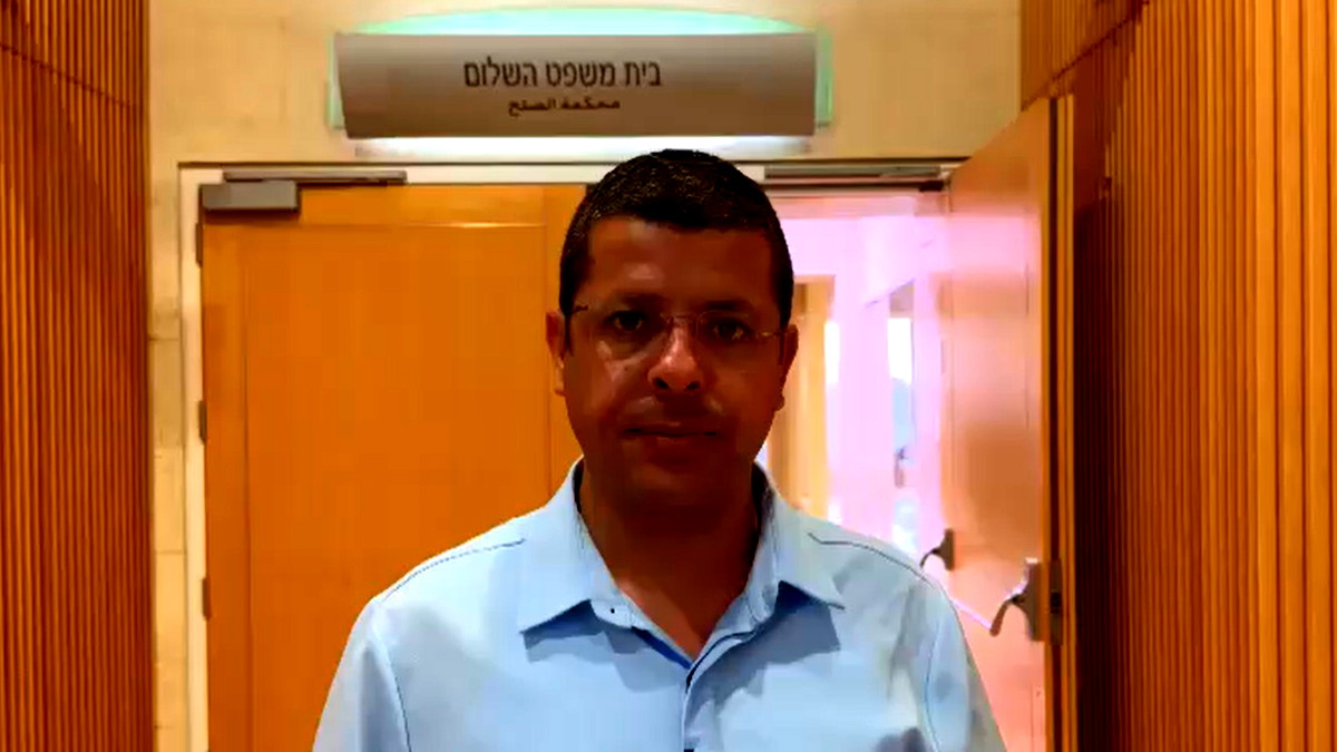 الهواشلة من محكمة بئر السبع يعقّب على إطلاق سراح مشجّعي سخنين غدًا: اعتقالهم من الأصل كان خطأ، تركوا عشرات المعتدين واعتقلوا الضحية