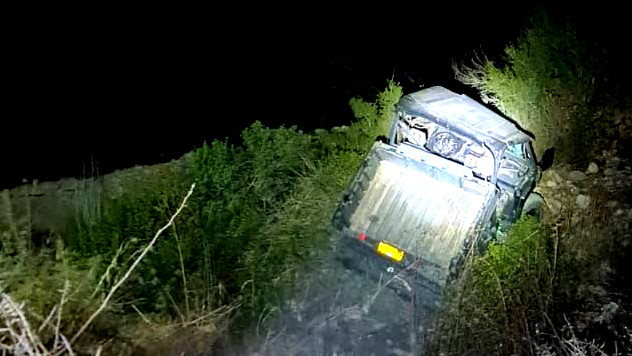 اصابة 3 اشخاص بجراح خطيرة في كوكب ابو الهيجاء اثر انقلاب تركتورون