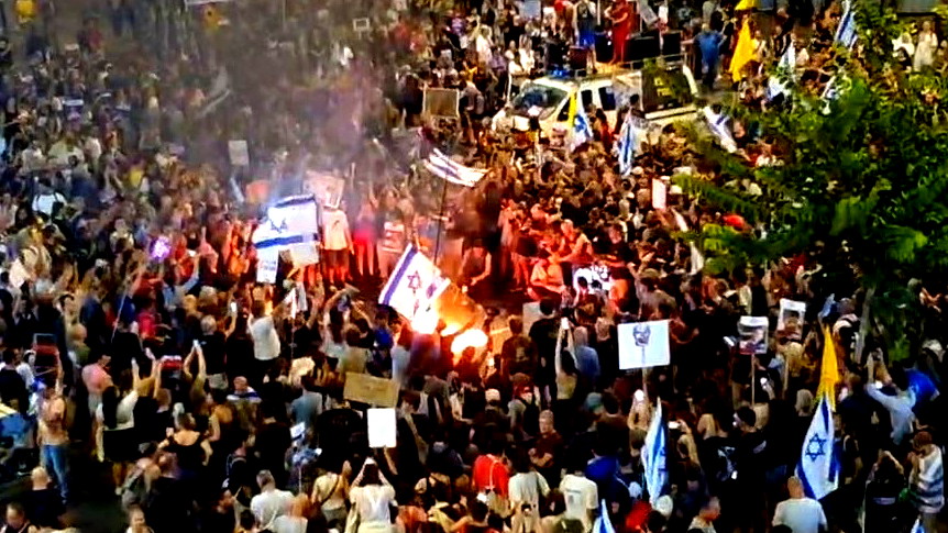 الشرطة تعتقل متظاهرين وسط تل أبيب في احتجاجات تطالب بصفقة عاجلة لتبادل الأسرى