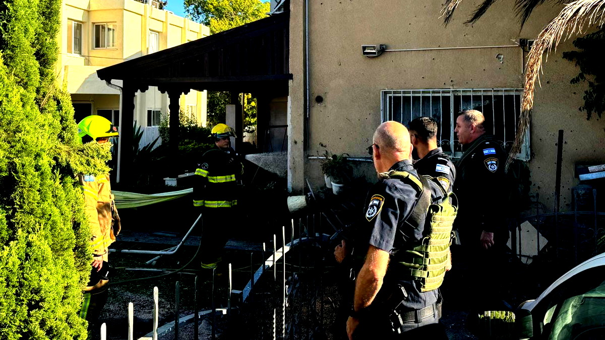 الشرطة: لا إصابات في كريات شمونة والعمل مستمر لإزالة خطر الصواريخ