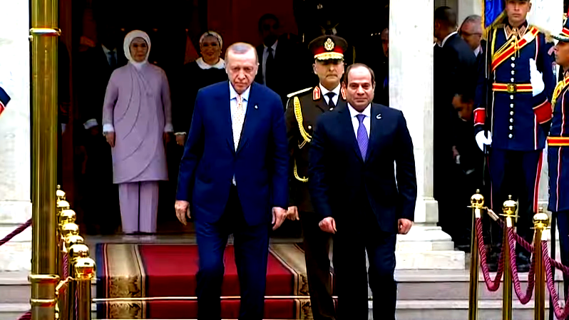 الزّيارة الأولى منذ 12 عامًا- عبد الفتاح السّيسي يتوجه إلى تركيا بهدف استعراض العلاقات بين البلدين من جديد