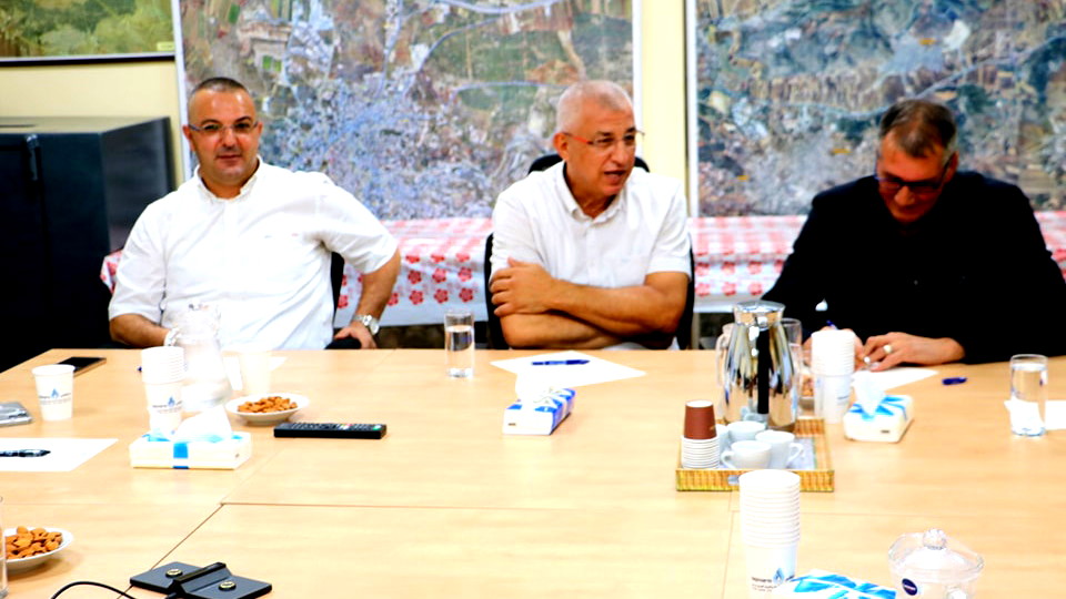 جلسة عمل بين مجلس المشهد واتحاد مياهكم حول مشاريع البنية التحتية 