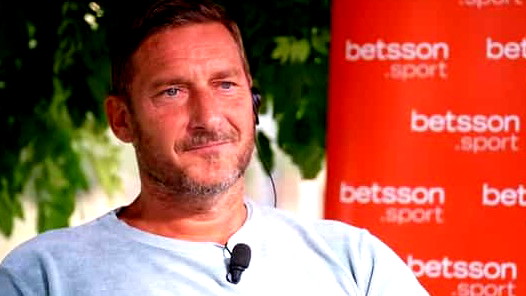 توتي منزعج من تجاهل روما له ومستاء من التعاقدات الصيفية