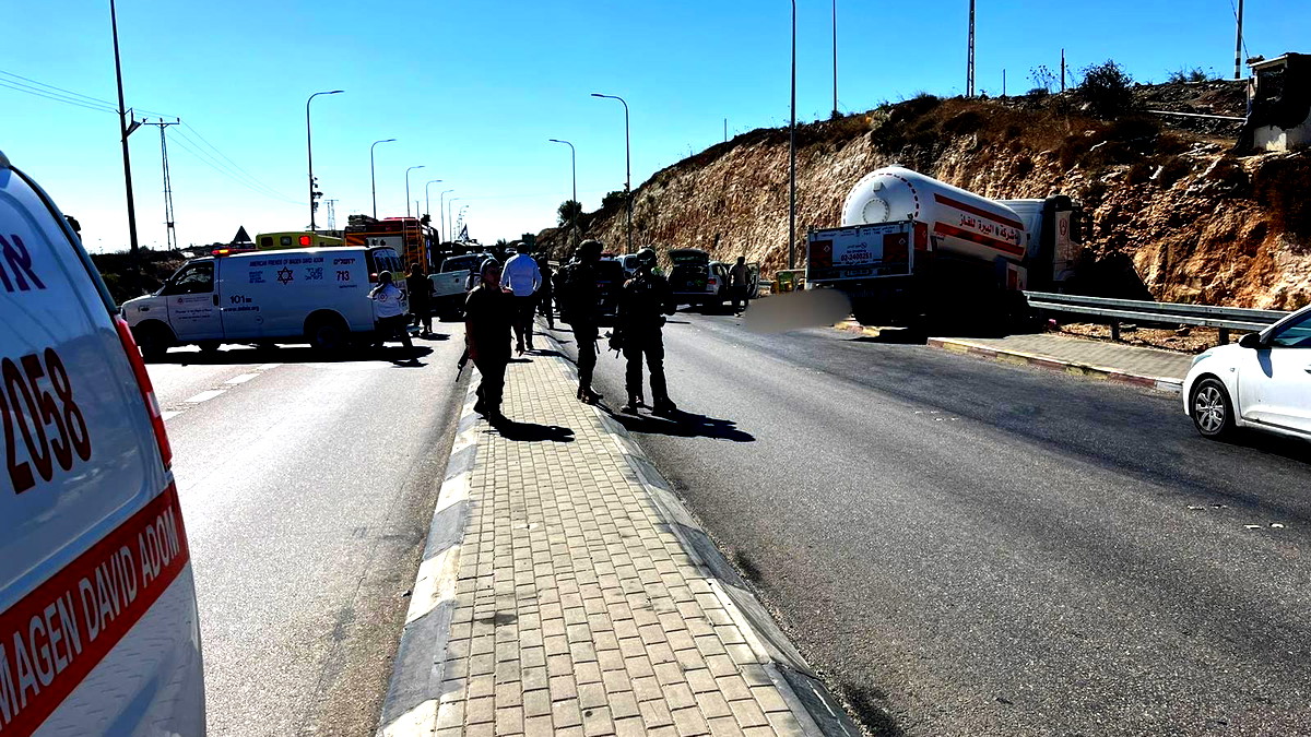 الجيش الإسرائيلي: مقتل جندي واصابة اخر في عملية الدهس قرب رام الله... تمّ تحييد المنفذ في المكان