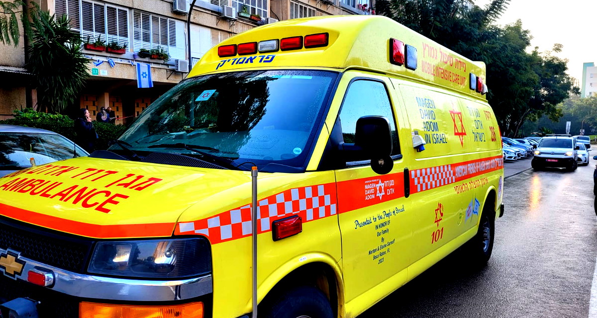 تل أبيب: إصابة متوسّطة لعامل (38 عامًا) عقب إثر سقوطه عن ارتفاع سبعة أمتار  