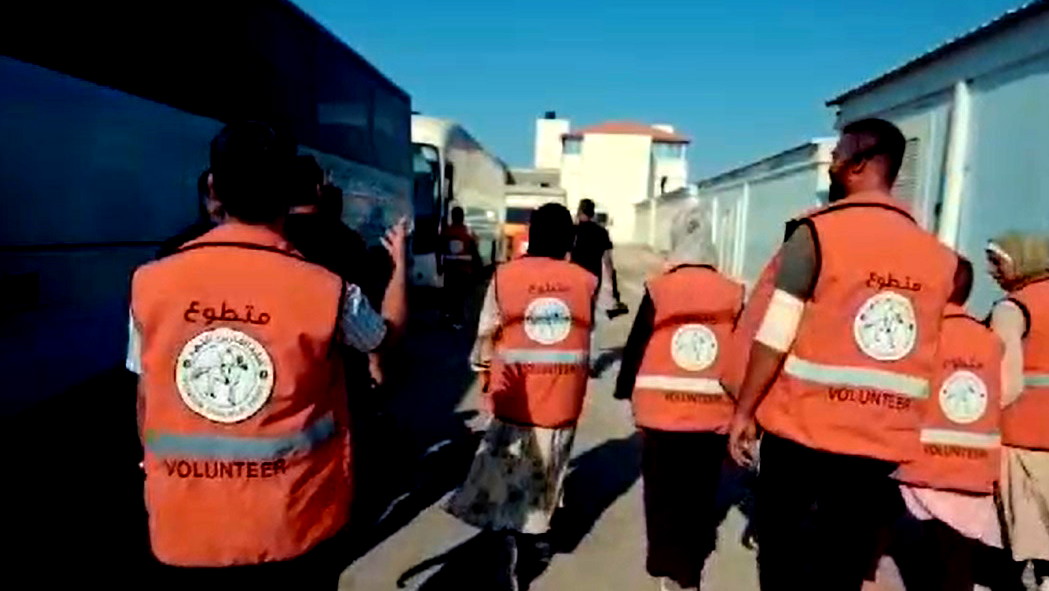 فيديو| الإمارات تنفذ إجلاء طبيًا عاجلًا لــ252 مصابًا برفقة عائلاتهم من غزة