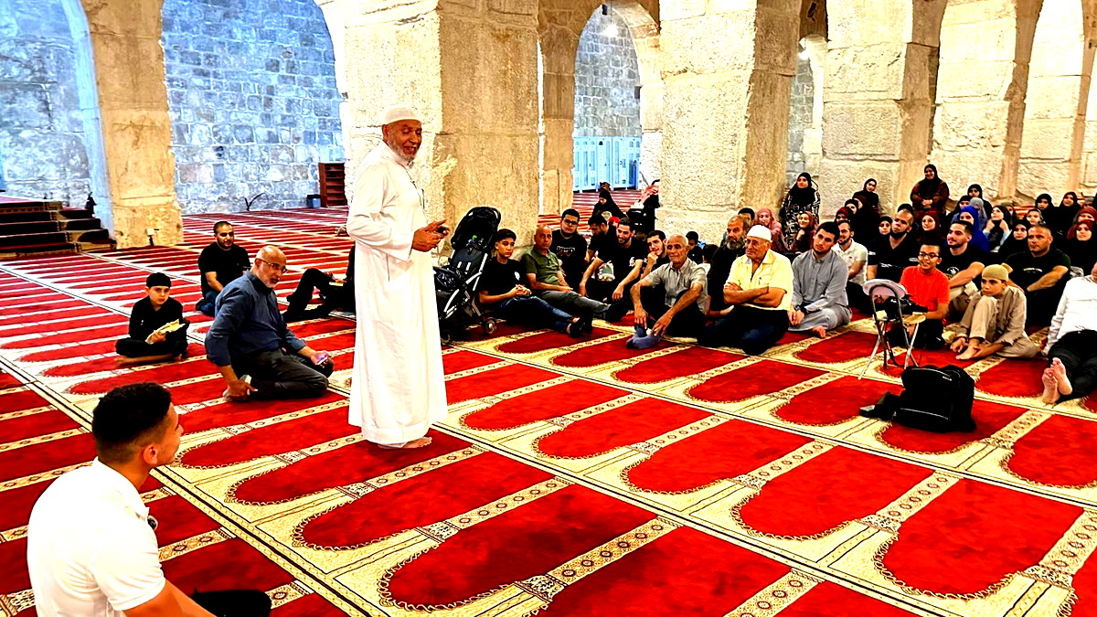 ضمن إحيائها لذكرى المولد - مؤسّسة الفرقان تحتفي بختمة الحافظ محمّد محمود سلامة ابن الـ 16 عامًا في المسجد الأقصى المبارك